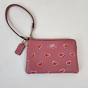 Lovely Limited Edition Coach New York Pink Heart Wristlet Wallet